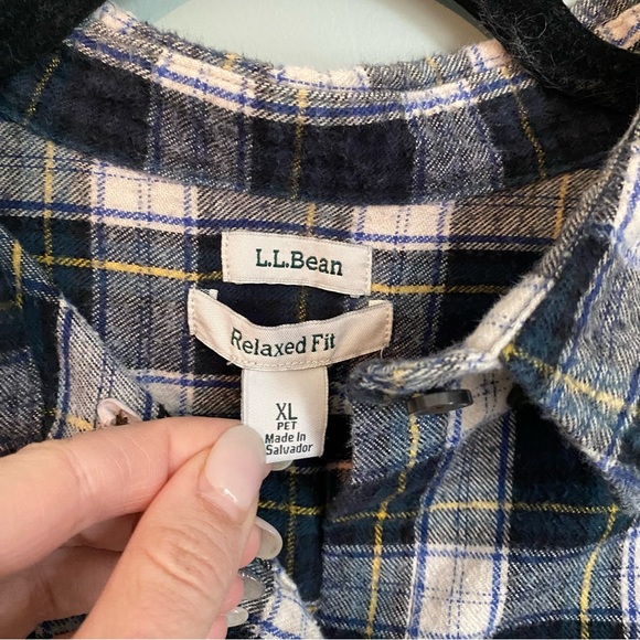 LL Bean Relaxed Fit Cotton Plaid Button Up Shirt - Picture 3 of 5